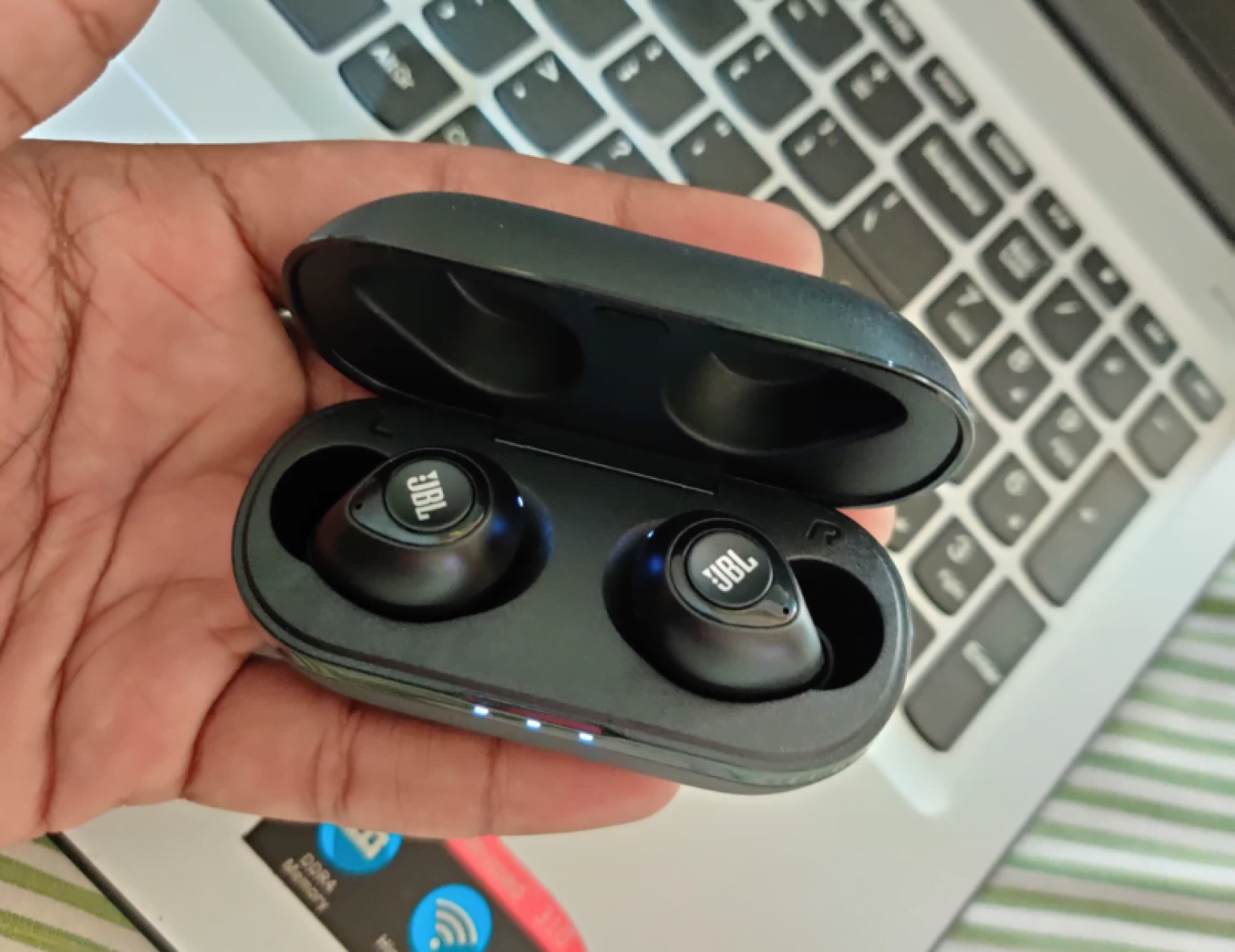 JBL C100TWS True Wireless Earbuds Review - HiTricks